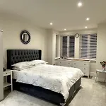 London Southgate 2Bed Apartment