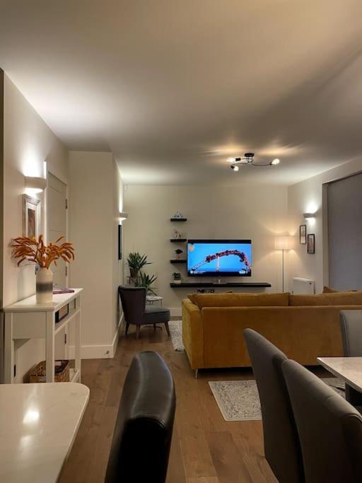 Southgate 2bed *